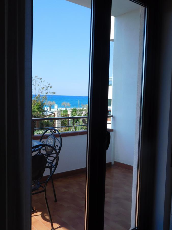 Bed and Breakfast Stella Marina Sea & Sun Чефалу Экстерьер фото